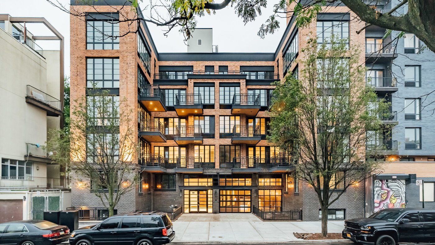 987 Willoughby building exterior